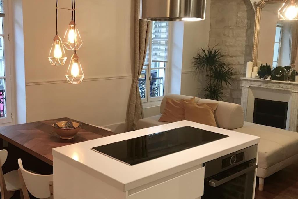 Center Of - Gare Est / Nord Apartment *